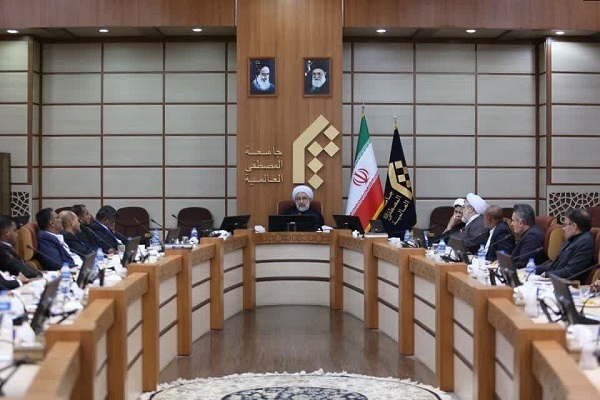 مراکز دینی که تکفیر را دامن می‌زنند پیرو سیاست‌های استعماری هستند