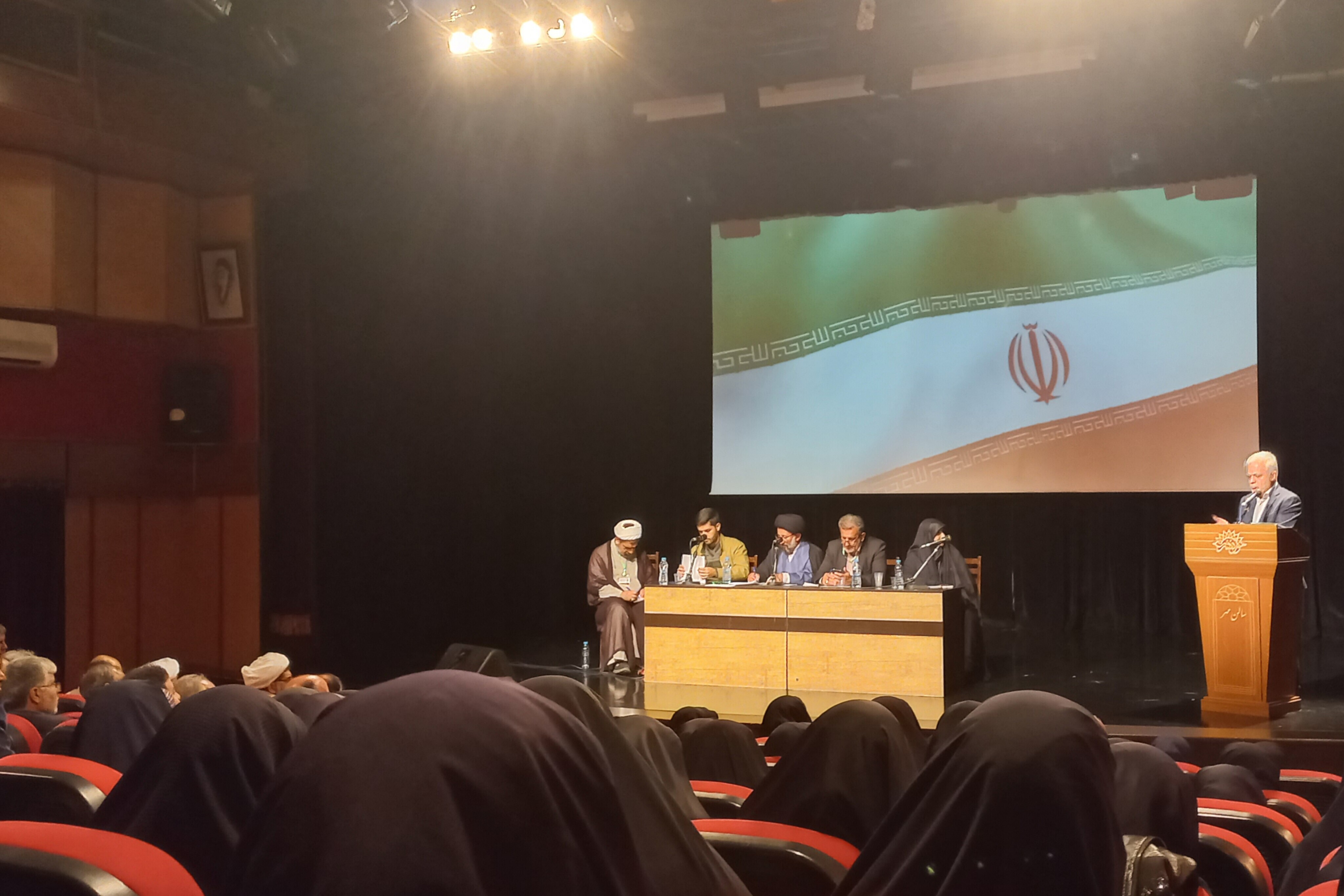 موافقت بالای ۷۰ درصدی با قانونی بودن مجمع عمومی اتحادیه مؤسسات قرآنی + فیلم