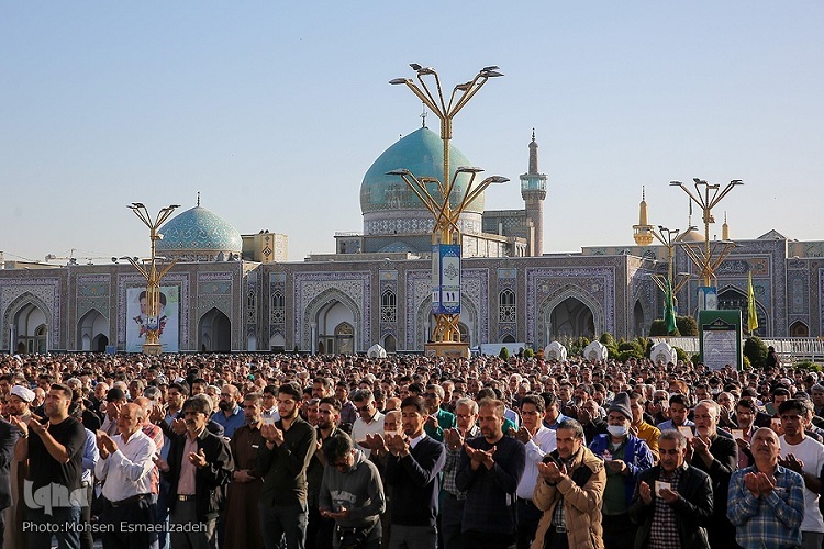 اقامه نماز عید سعید فطر در آستان ملکوتی حضرت رضا(ع)