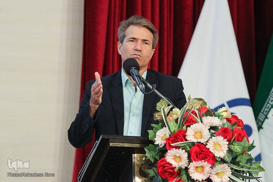 علیرضا قیامتی، شاهنامه‌پژوه و استاد ادبیات فارسی