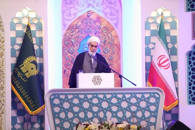 ...حجت‌الاسلام والمسلمین محمد محمدی گلپایگانی، رئیس دفتر مقام معظم رهبری