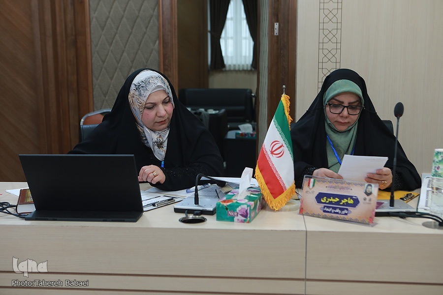 هاجر حیدری داور وقف و ابتدا چهل و یکمین دوره مسابقات بینالملی قرآن هاجر حیدری داور وقف و ابتدا چهل و یکمین دوره مسابقات بینالملی قرآن