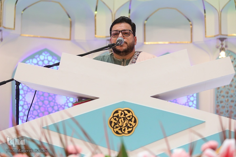 صوت | تلاوت حامد علیزاده از سوره‌های «انسان» و «شمس»