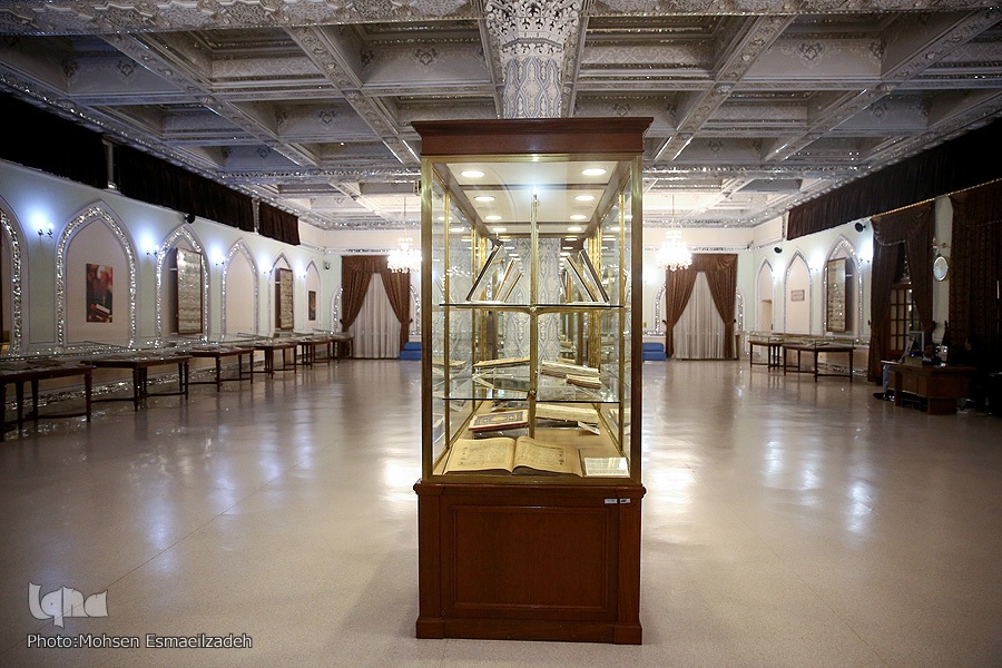 وجود نسخ قرآنی 1000ساله در موزه قرآن و نفایس آستان قدس رضوی وجود نسخ قرآنی 1000ساله در موزه قرآن و نفایس آستان قدس رضوی