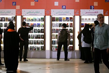 فیلم | شمیم دل‌انگیز کتاب در بخش ناشران عمومی