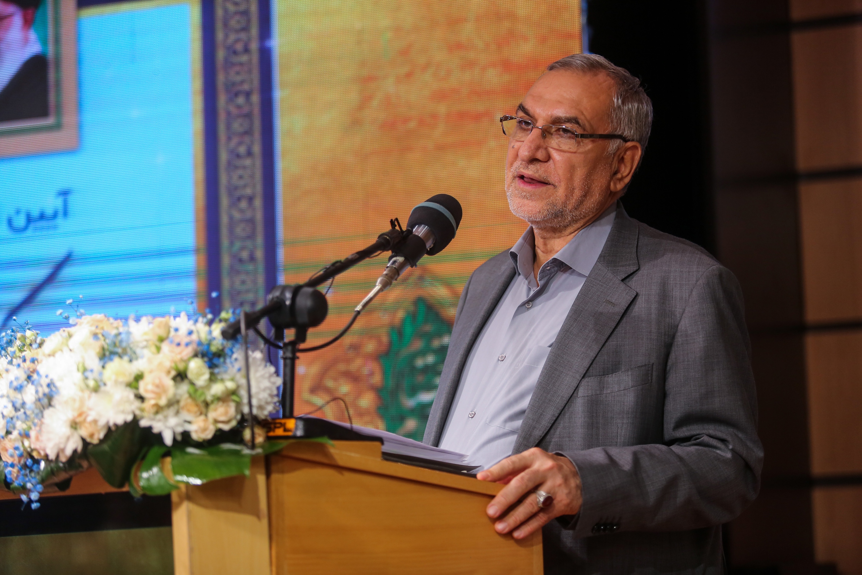 بهرام عین‌اللهی وزیر بهداشت، درمان و آموزش پزشکی