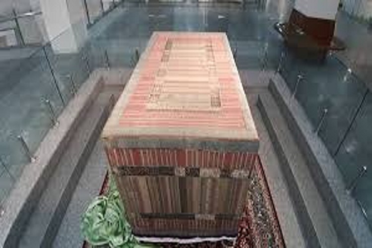 صندوق زرپوش حضرت رضا(ع)