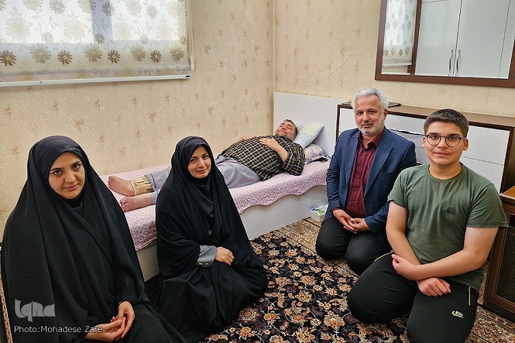 عیادت خبرنگاران ایکنای خراسان رضوی ز استاد وحید مجتهدزاده