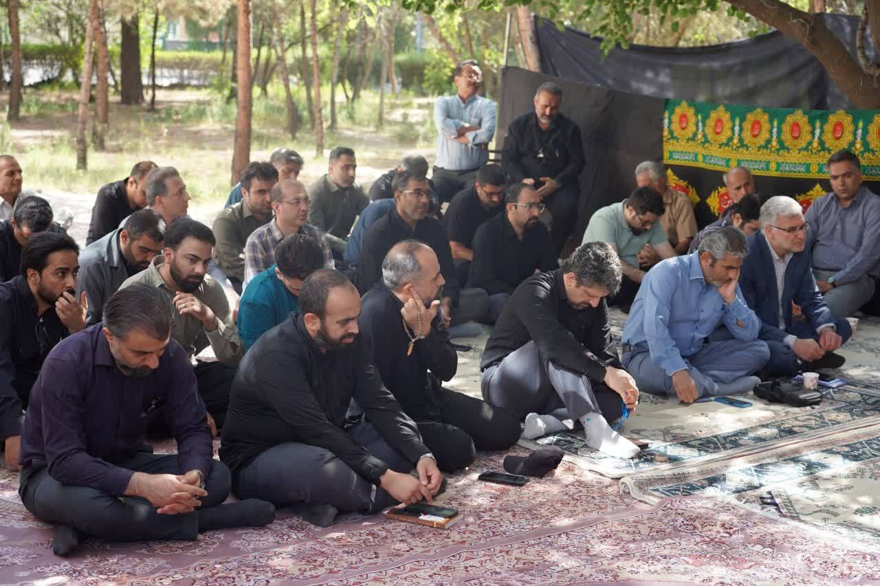 عجین بودن حماسه و احساس در حرکت سیدالشهدا (ع) عجین بودن حماسه و احساس در حرکت سیدالشهدا (ع)