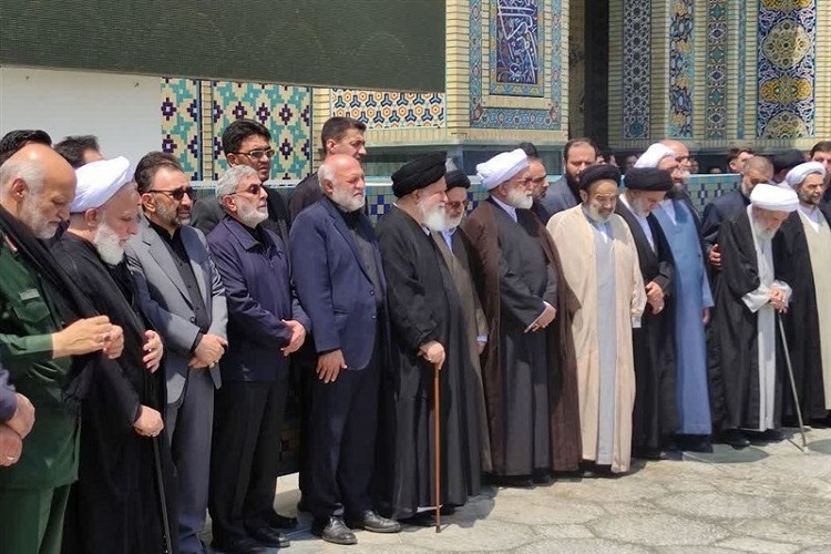 تشییع و تدفین پدر شهیدان حجازی در حرم  رضوی برگزار شد