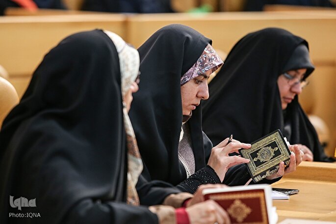 بانوان محور توسعه فرهنگ قرآنی هستند
