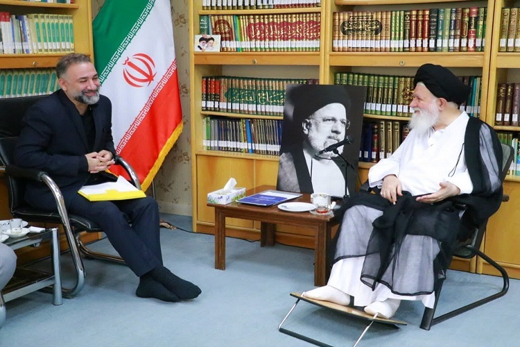 آیت‌الله سید احمد علم‌الهدی، نماینده ولی‌فقیه در خراسان رضوی در دیدار با اعضای مجمع قاریان خراسان