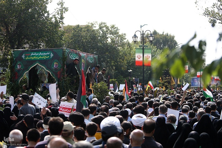 برگزاری مراسم تشییع سرلشکر شهید نیلفروشان در مشهد برگزاری مراسم تشییع سرلشکر شهید نیلفروشان در مشهد