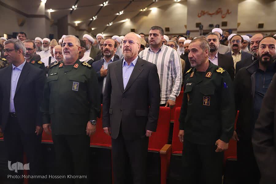 دو قطبی کردن جامعه خواسته دشمن است