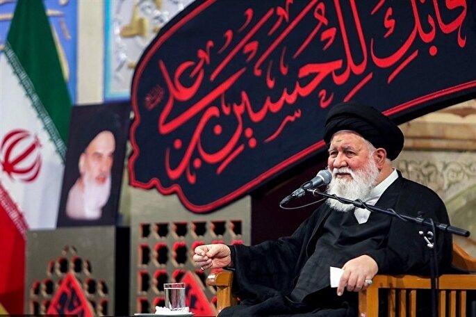 سلاح تا زمان نابودی استکبار در دست ماست