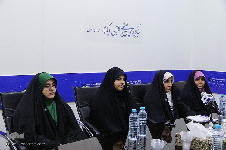 دانش‌آموزان دارای رتبه‌های قرآنی در دفتر ایکنای خراسان رضوی