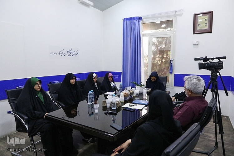 دانشآموزان دارای رتبههای قرآنی در دفتر ایکنای خراسان رضوی دانشآموزان دارای رتبههای قرآنی در دفتر ایکنای خراسان رضوی