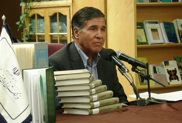 محمد جعفر یاحقی، استاد دانشگاه فردوسی مشهد