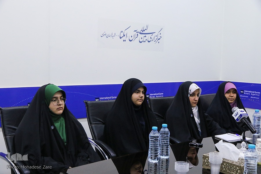 دانش‌آموزان قرآنی