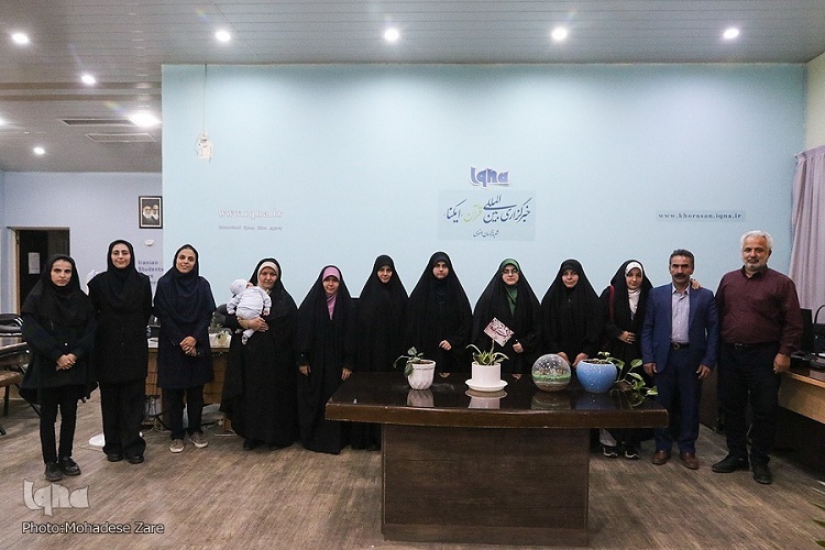 دختران دهه هشتادی در مسیر سبک زندگی قرآنی دختران دهه هشتادی در مسیر سبک زندگی قرآنی