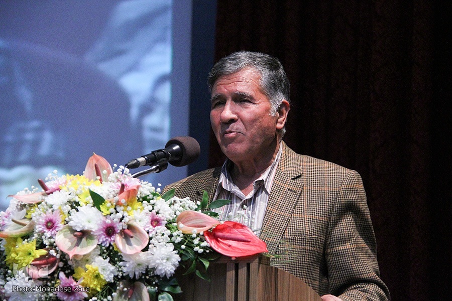 محمدجعفر یاحقی مدیرعامل خردسرای فردوسی محمدجعفر یاحقی مدیرعامل خردسرای فردوسی