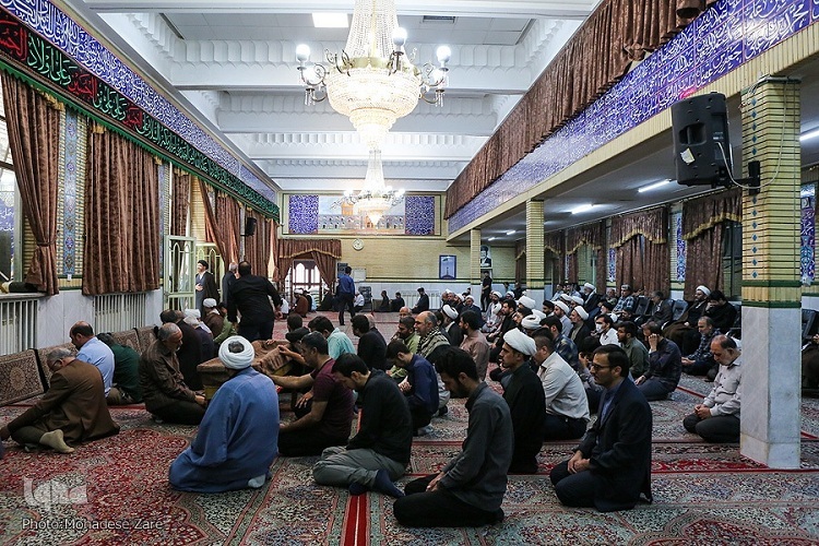 مراسم تشییع و تدفین پیکر استاد محمدحسین حشمت‌پور در مشهد برگزار شد