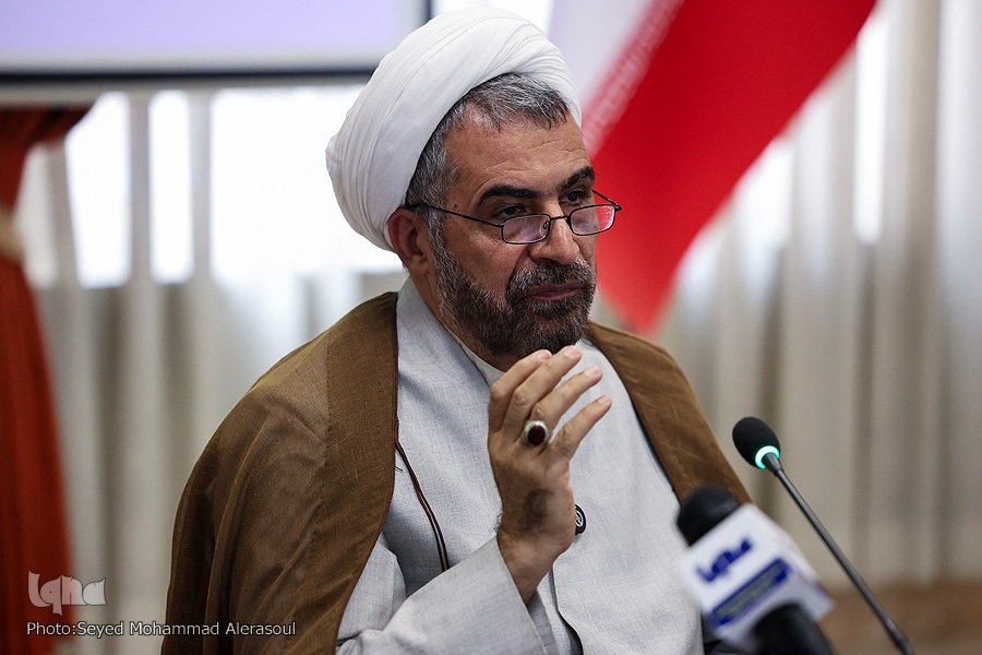 حجتالاسلام والمسلمین رسول جعفریان پژوهشگر تاریخ اسلام و تشیع حجتالاسلام والمسلمین رسول جعفریان پژوهشگر تاریخ اسلام و تشیع