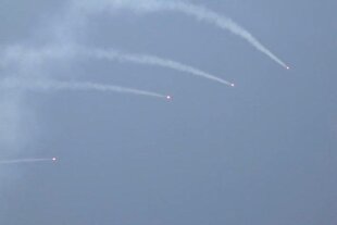 نواخته شدن آژیرهای خطر در سرزمین‌های اشغالی با پرواز موشک‌های ایرانی + فیلم