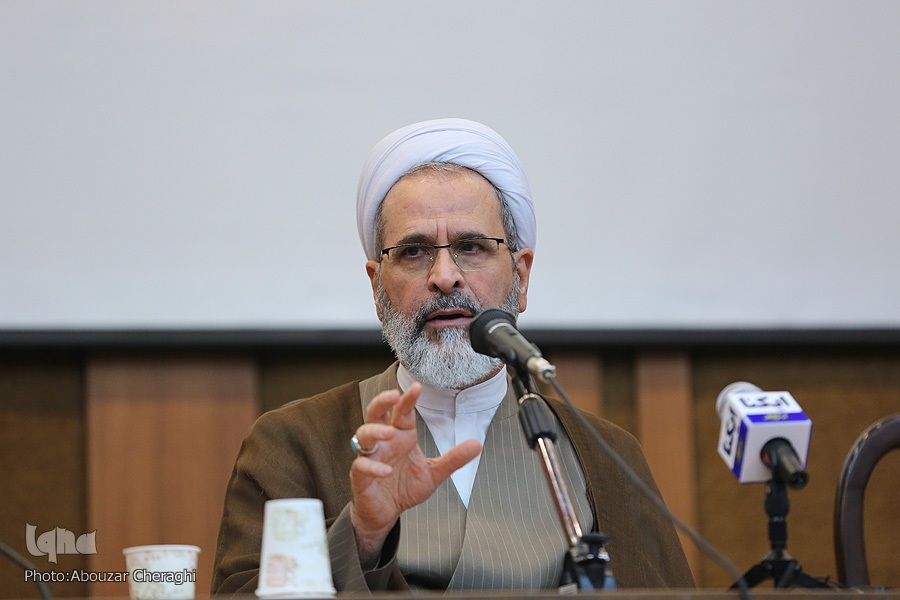 همه باید خود را در برابر آموزش و پرورش مسئول بدانند