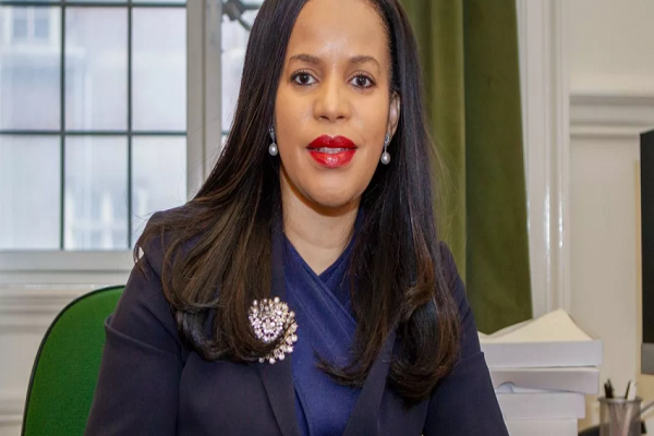 نماینده سابق پارلمان انگلستان: دولت ما از تروریسم اسرائیل حمایت مالی می‌کند