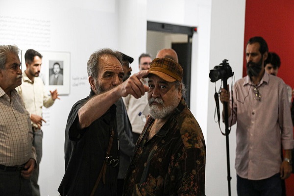نمایشگاه «سبز و سپید و سرخ» بیانیه‌ای نمادین از هویت اسلامی ایرانی شد