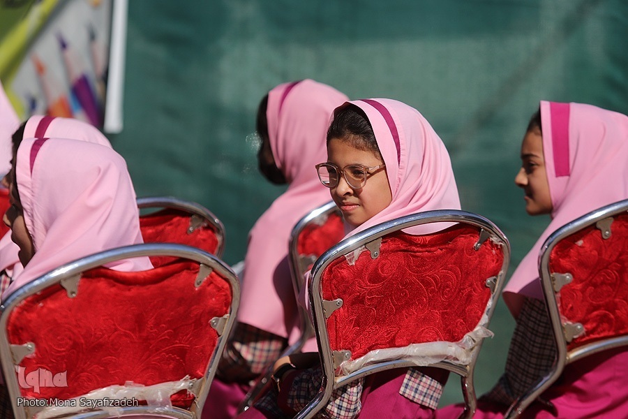 دانش آموزان