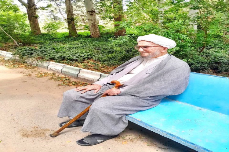 ۷۵ سال روضه‌خوانی و شب‌زنده‌داری؛ حاج شیخ علی‌اصغر اولیائی نماد تواضع، تهجد و روحانیت اصیل