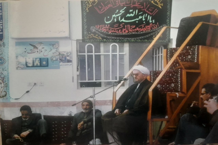 حجت‌الاسلام «حاج شیخ علی‌اصغر اولیائی روحانی برجسته کاشمری