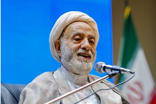 تربیت دینی باید از خانه آغاز و در مدرسه تقویت شود