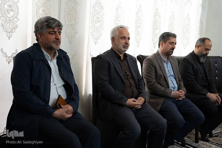 خوش باشد دلی که پر از شهامت باشد