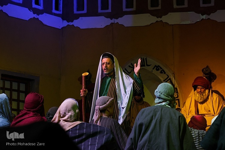 نمایش «نگین شکسته»