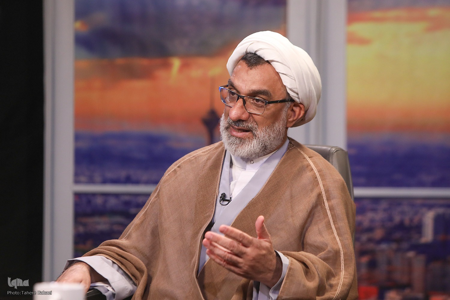 پژوهش‌های بنیادی با نگاه به نیازهای ملی کشور انجام شود