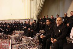 عیادت از بیماران توسط خادمین حرم امام رضا (ع)