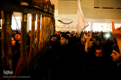 آیین مشعل گردانی نجفی‌های مقیم مشهد در شب تاسوعا‎
