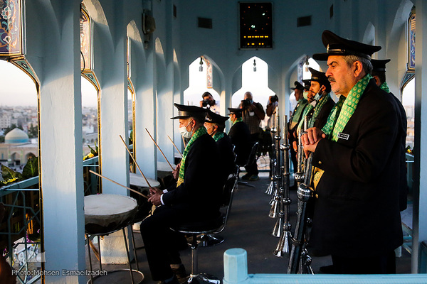 نقاره‌زنی حرم مطهر رضوی در آستانه میلاد حضرت رضا علیه السلام
