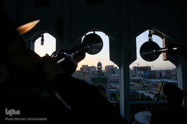 نقاره‌زنی حرم مطهر رضوی در آستانه میلاد حضرت رضا علیه السلام
