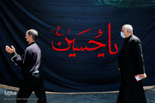 حال و هوای خیابان های اطراف حرم رضوی در روز عاشورا
