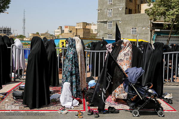 حال و هوای خیابان های اطراف حرم رضوی در روز عاشورا
