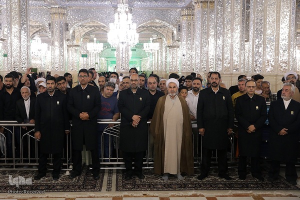 تشییع و خاکسپاری پیکر مرحوم مهدوی دامغانی در حرم مطهر رضوی
