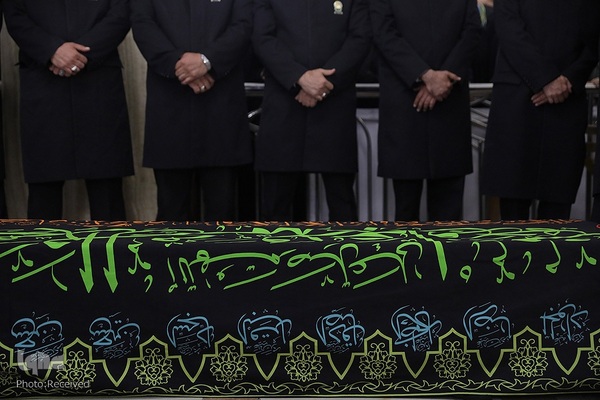 تشییع و خاکسپاری پیکر مرحوم مهدوی دامغانی در حرم مطهر رضوی
