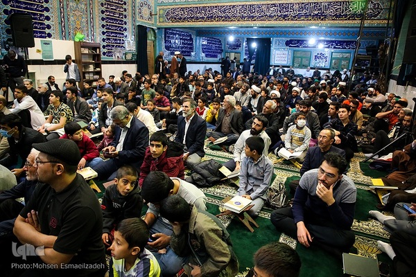 کرسی تلاوت قرآن کریم در مسجد جامع فاطمه الزهرا(س)
