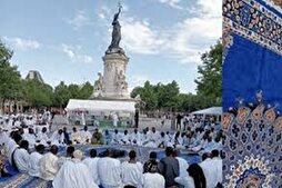 Rassemblement à Paris pour célébrer le retour d'exil du cheikh Ahmadou Bamba