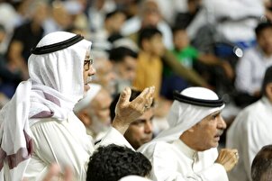 Peziarah Luar Negeri Merayakan Hari Kelahiran Imam Al-Hadi (as) di Haram Suci Imam Ridha (as) di Masyhad