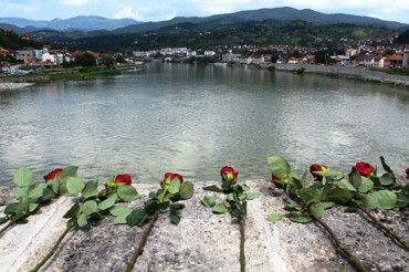 Bosnia:commemorati i martiri della citta' di Visegrad